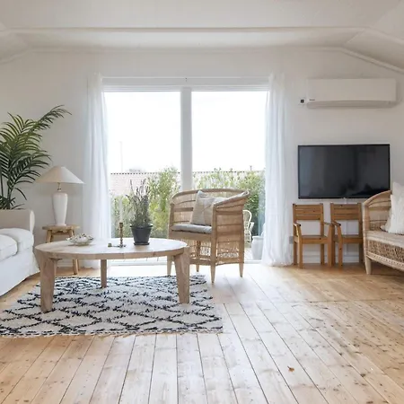 6 Person In Struer-by Traum סטרואר