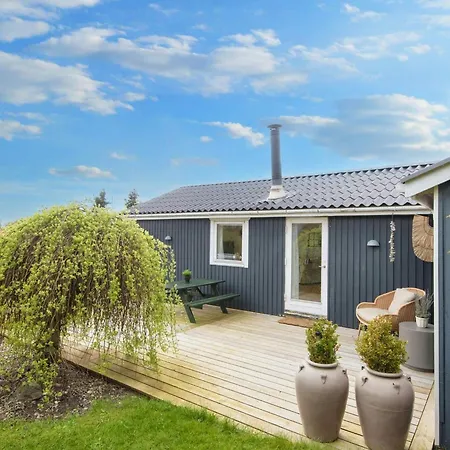 6 Person In Struer-by Traum