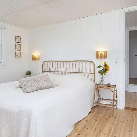 6 Person In Struer-by Traum